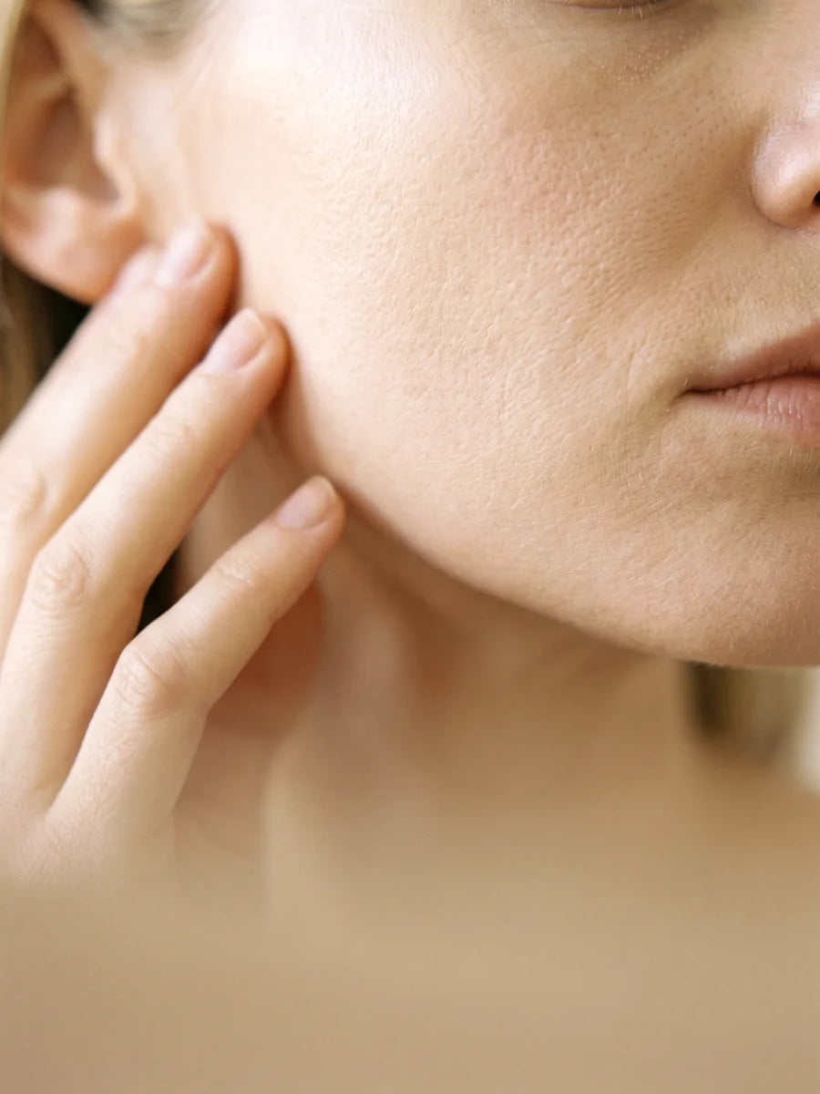 VELARA Face — aparato facial con LED y microcorriente